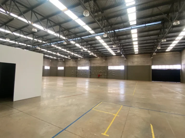 Barracão de 3.200 m² na Vila Aviação B