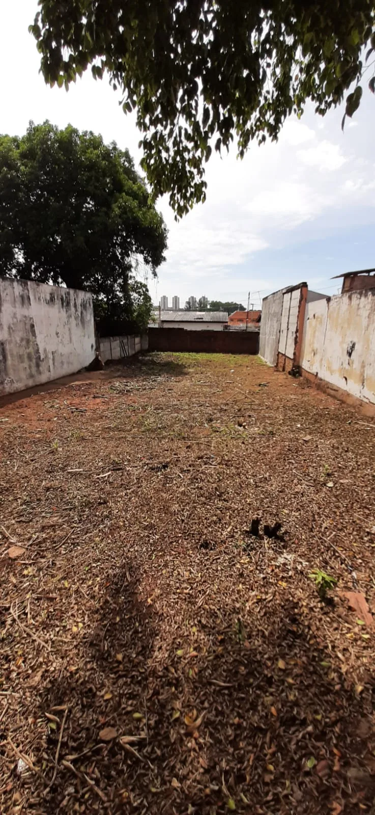 Terreno de 315 m² no Jardim Ferraz