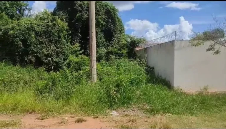 Terreno de 300 m² no Vale do Igapó